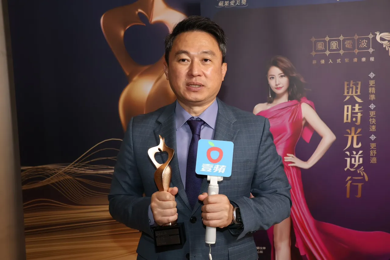 符正华表示获得殊荣年底会有更大的庆祝。摄影中心摄