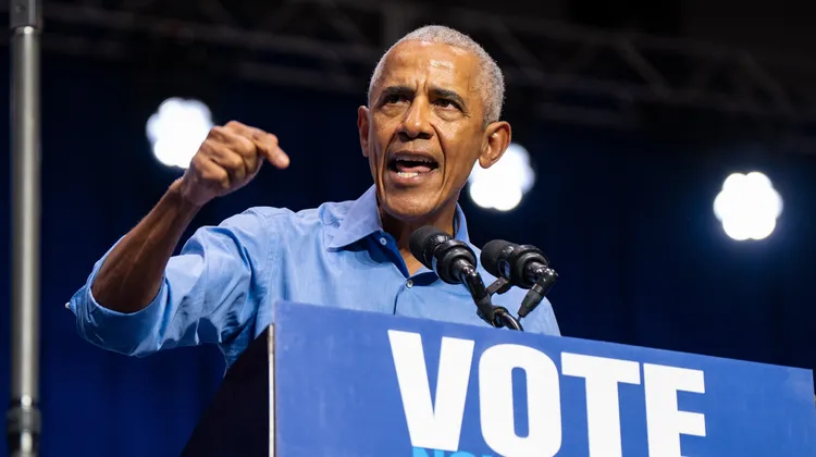 欧巴马痛批川普「无法无天、鲁莽行事」，呼吁选民投票给民主党。美联社
