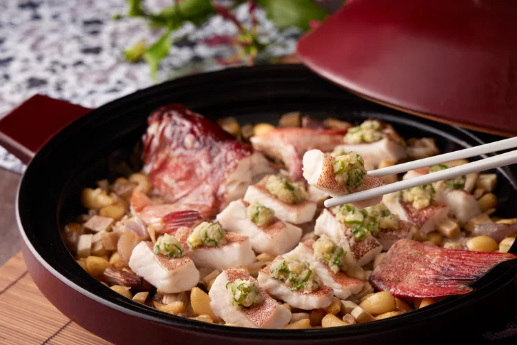 台北喜來登辰園伍志杰主廚新菜「堂啫海鹽薑茸焗海星斑」。台北喜來登提供