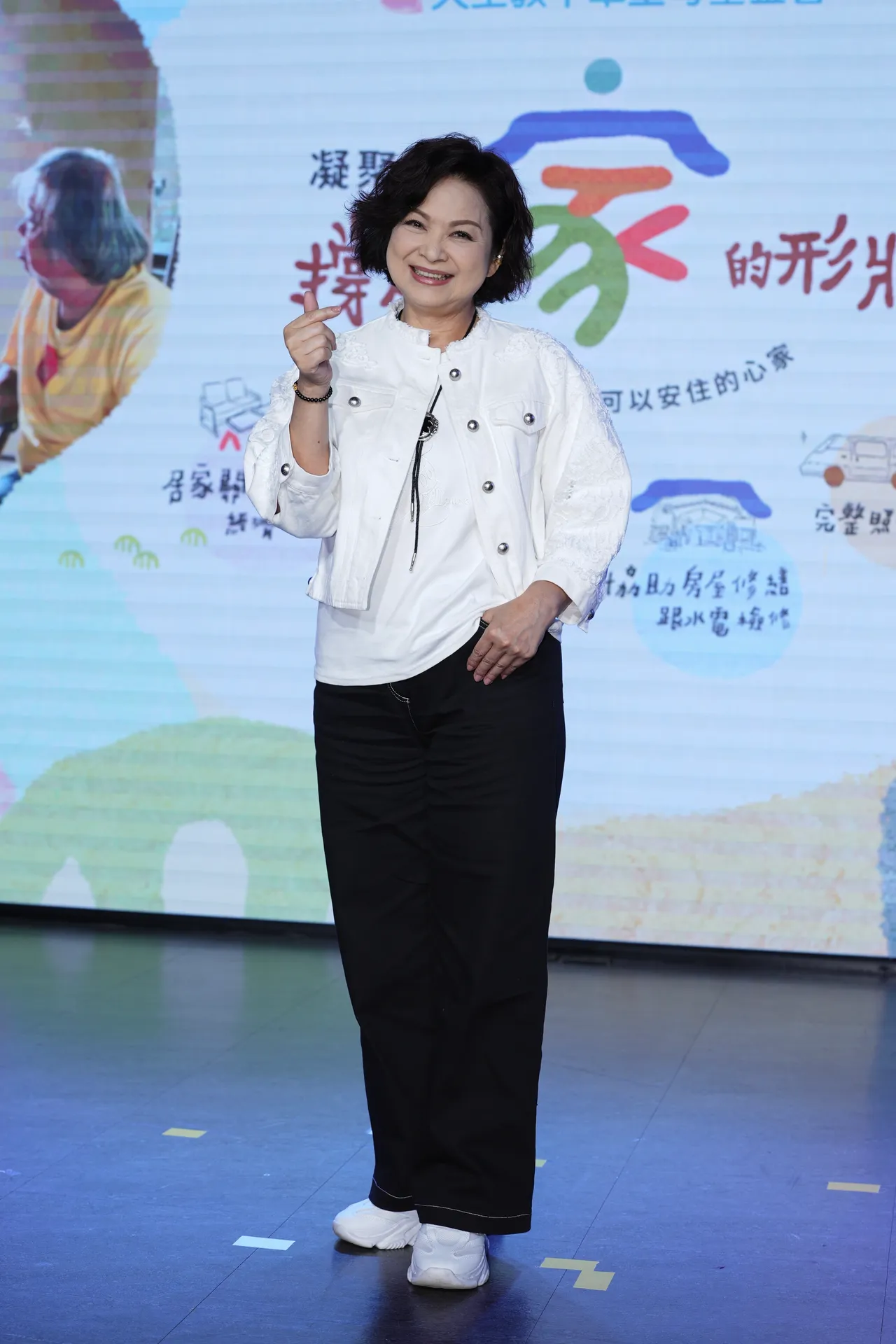 杨贵媚照顾老母亲很有心得。彭欣伟摄