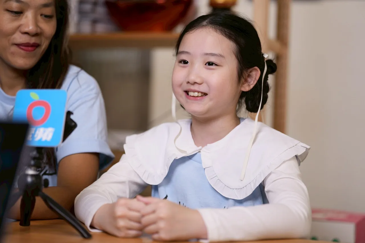 叶子绮演戏之余还要顾学业。彭欣伟摄