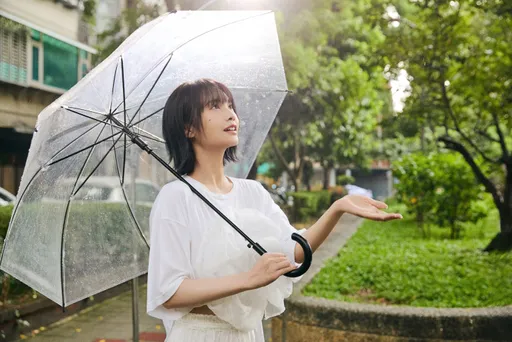 楊丞琳吟唱「初聽微苦曲終回甘」 新歌成一劑心靈良藥