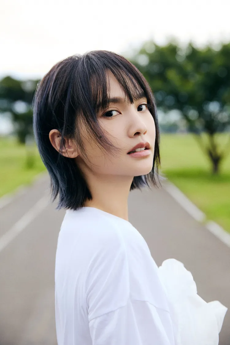 楊丞琳MV鏡頭中，沒有離別的哀傷，取而代之的是一種全身心的輕盈與自在。索尼提供