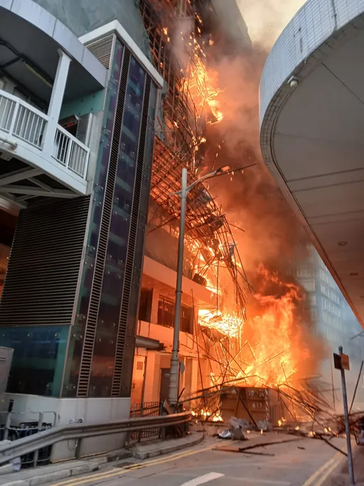 都是装修鹰架惹祸　中环26层大厦上个月也发生火警