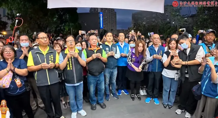 葉元之等人進香。翻攝自白沙屯媽祖網路電視台