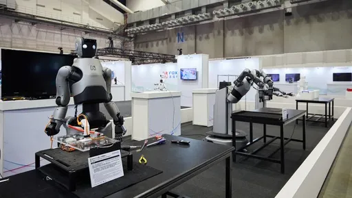 「AI＋机器人＋数位孪生」全揭露　鸿海展示智慧制造未来版图