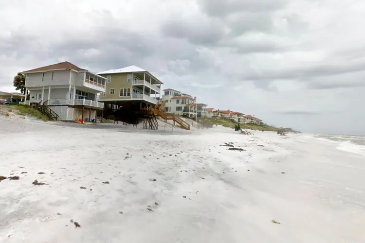 布萊恩以380萬美元購入海濱地產。翻攝自Google地圖