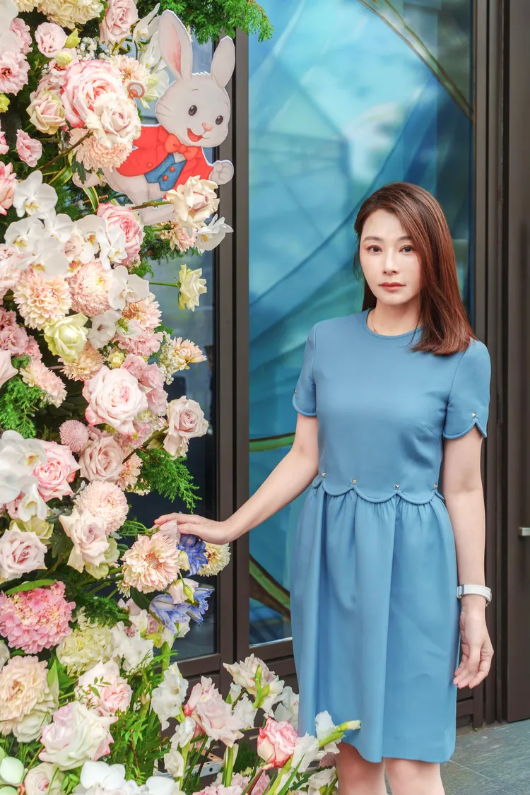 陳怡蓉打趣沾了壽星老公的優惠。聖緹雅醫療集團提供