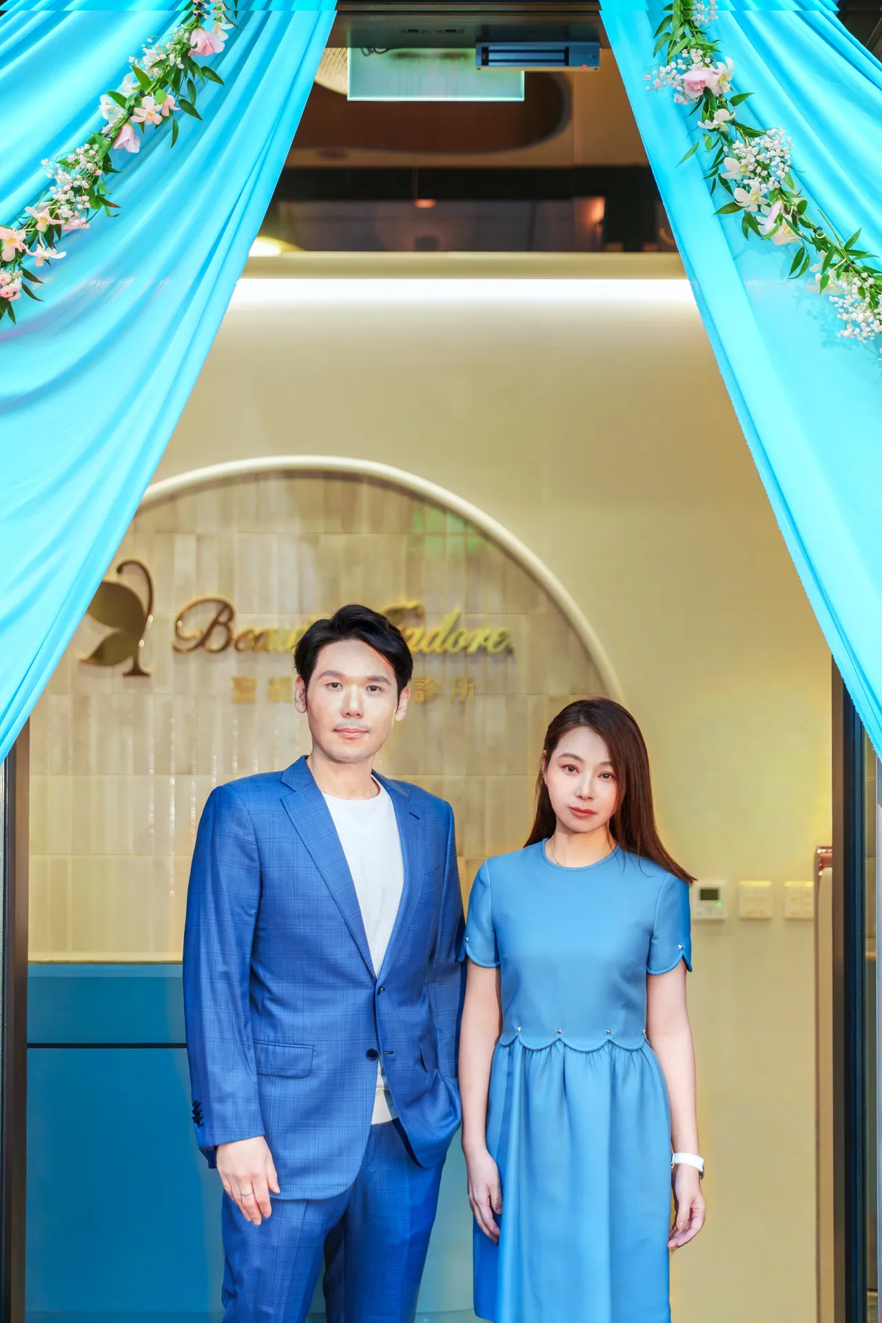 聖緹雅創辦人薛博仁（左）與董娘陳怡蓉。聖緹雅醫療集團提供