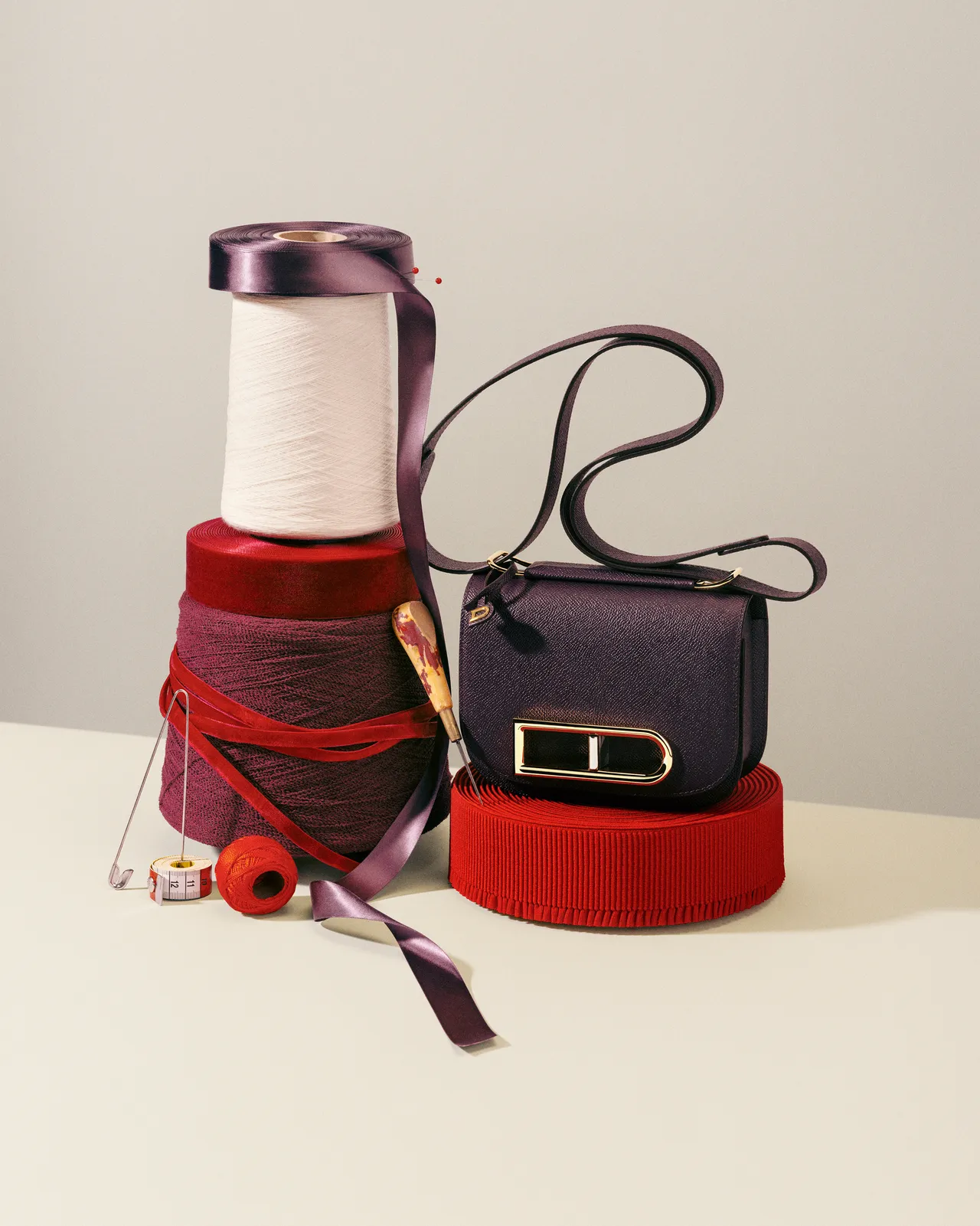 Delvaux Lingot Small梅紫色，15万1300元。品牌提供