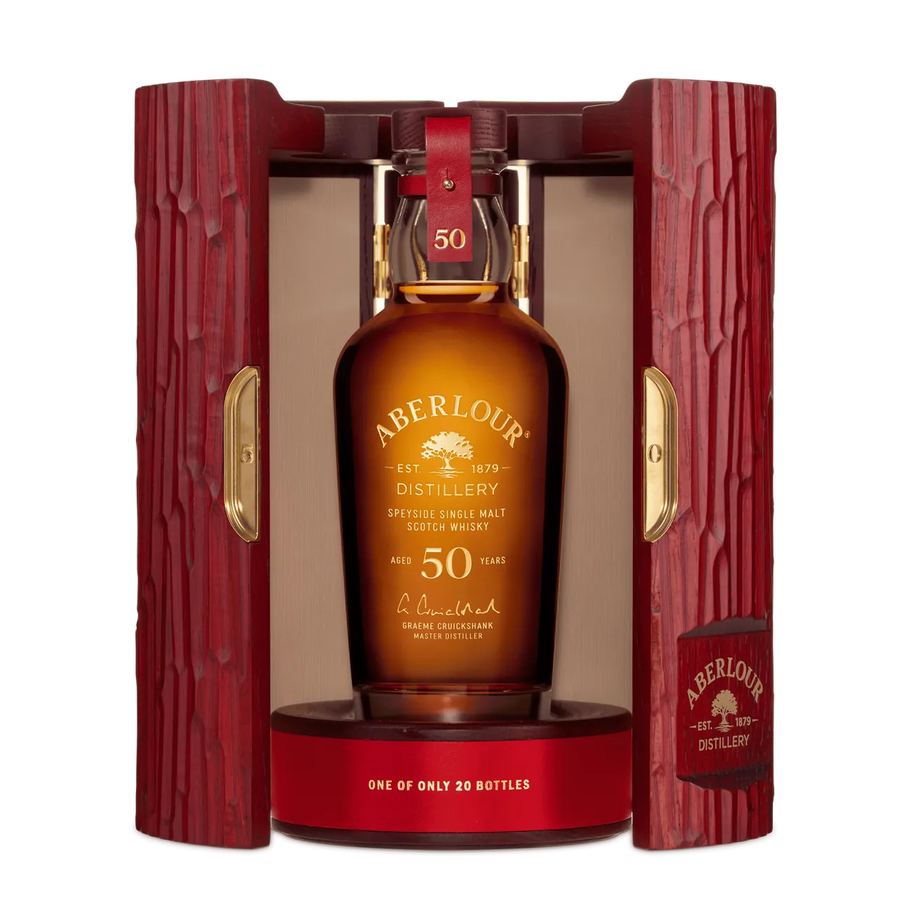 全球仅20瓶、台湾仅2瓶，每瓶皆附手工木盒与酒厂岩石材元素，具高度典藏价值，建议售价106万。业者提供