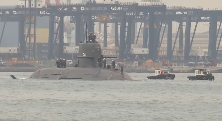 国造潜舰（IDS）原型舰「海鲲号」（SS-711）今（27）日清晨进行第四次海测。读者提供