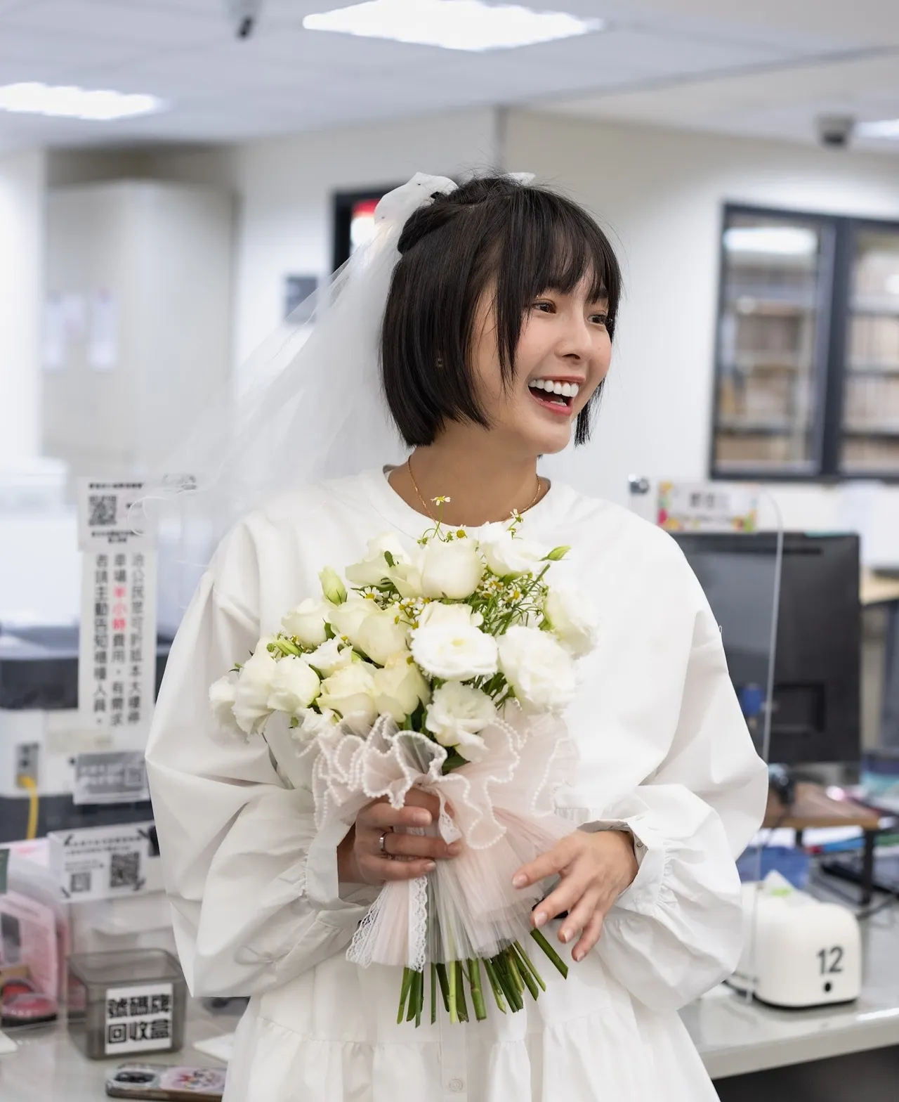 黄沐妍的幸福人妻氛围全写在脸上。翻摄黄沐妍IG