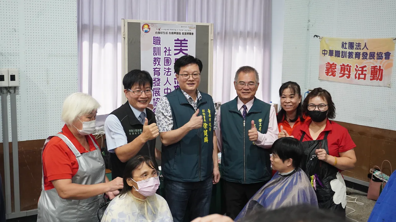 本场就博会6成职缺月薪35以上,初步媒合率超过5成,反应不错。南市府提供