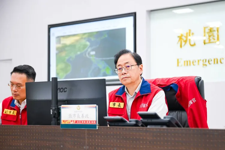 張善政說明放颱風假係經過審慎評估。桃園市府提供