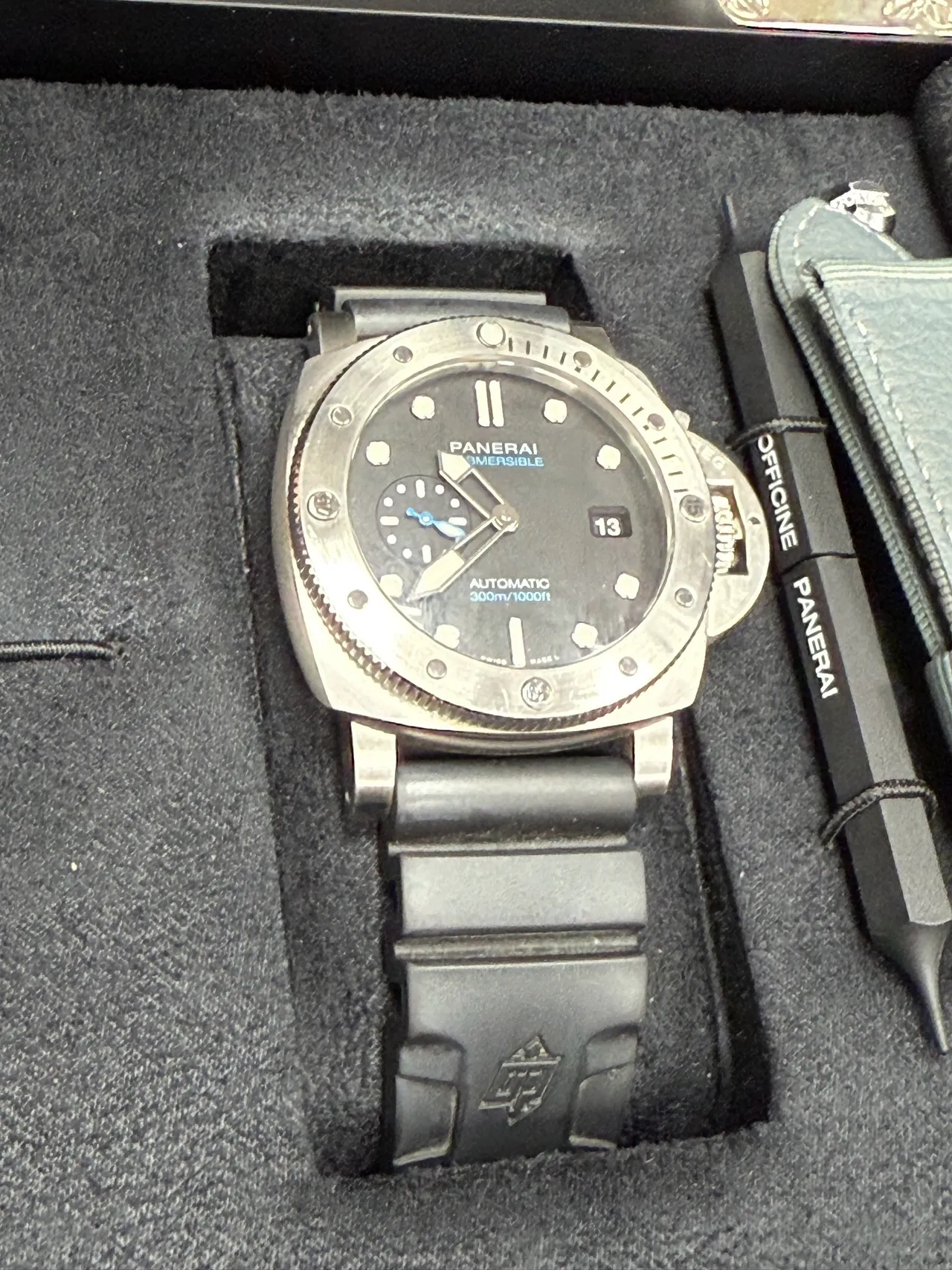 檢方查扣沛納海名錶。橋檢提供