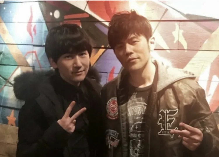 網傳周杰倫跟魔術師好友鬧翻的原因是金錢糾紛。翻攝IG