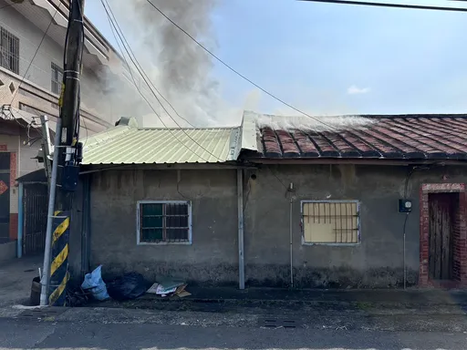 田寮區住家火警！老翁疑查看雜物間火勢反遭火噬　救出已不治