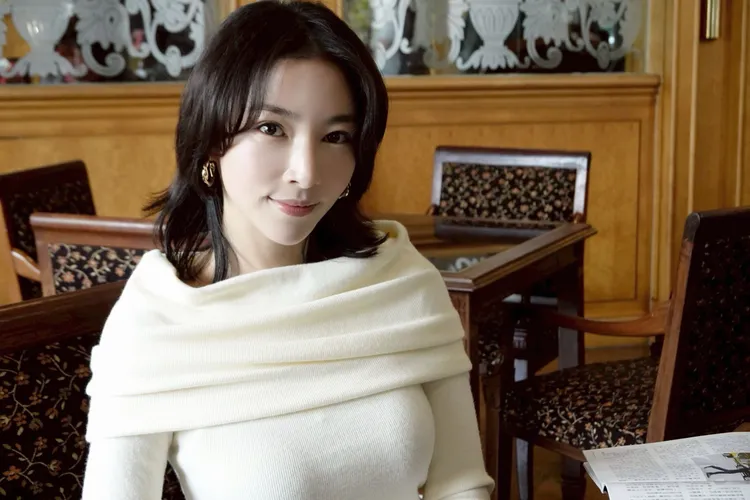 张家玮剪掉陪伴她多年的长发。民视提供