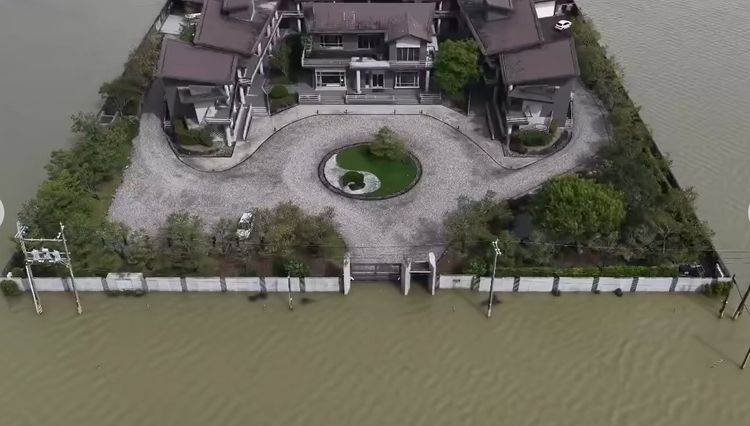 狂！泉月樓行館2千萬擋水門奏效　外面淹慘了「裡面超乾爽」