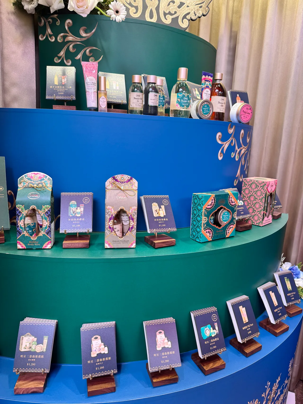 晚宴蛋糕牆。張家玲攝