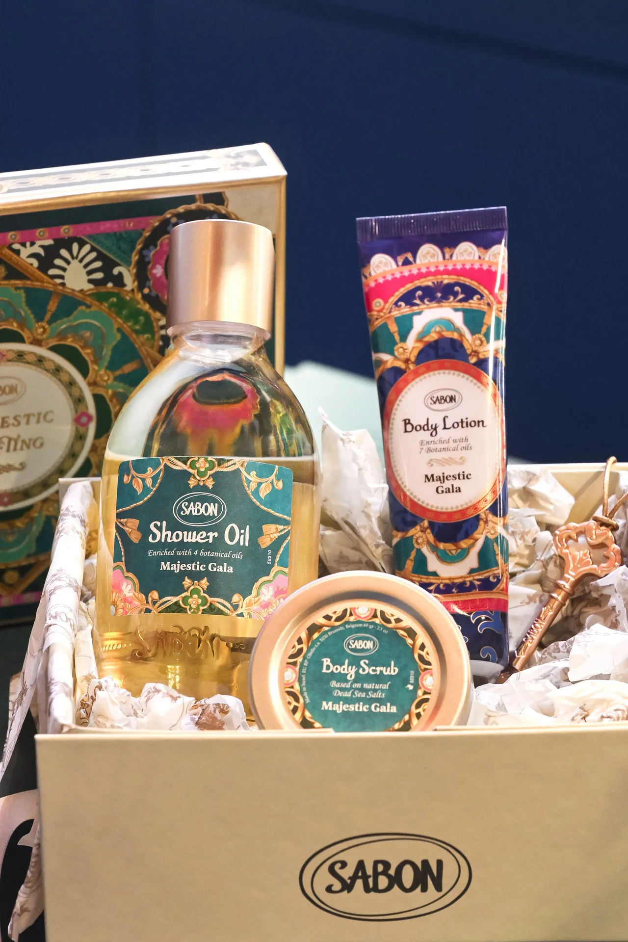 快閃限定流光夜宴明星三部曲聖誕禮盒，1980元。品牌提供