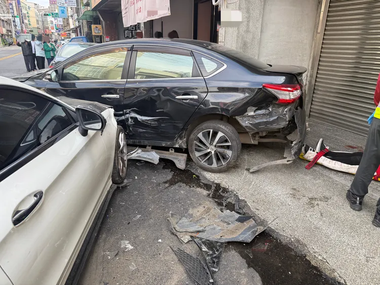 车祸现场。中坜警分局提供