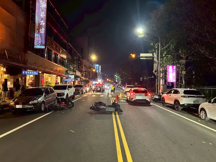 事故發生在苗栗縣三義鄉知名的「木雕街」上。民眾提供