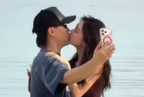 胡彦斌与网美易梦玲热吻。翻摄吃瓜姐妹微博