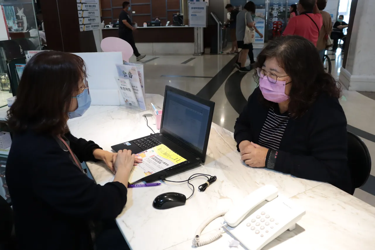 常有長輩到彰化醫院看診指名要找「小兒醫師」。彰醫提供