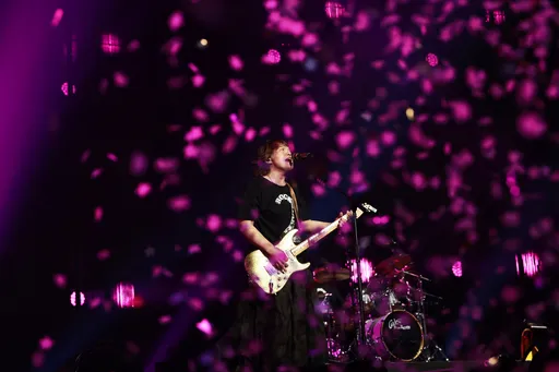 不只指揮家！伍佰雄蛋cue玩壯觀波浪舞　鬆口：明年返場台北