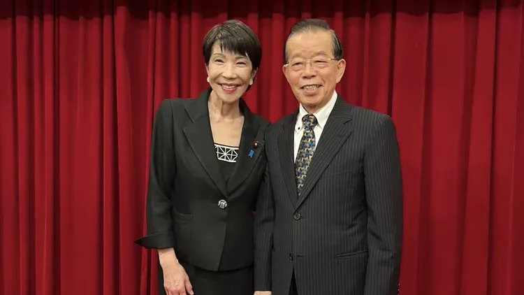 高市早苗（左）與謝長廷。翻攝自謝長廷臉書