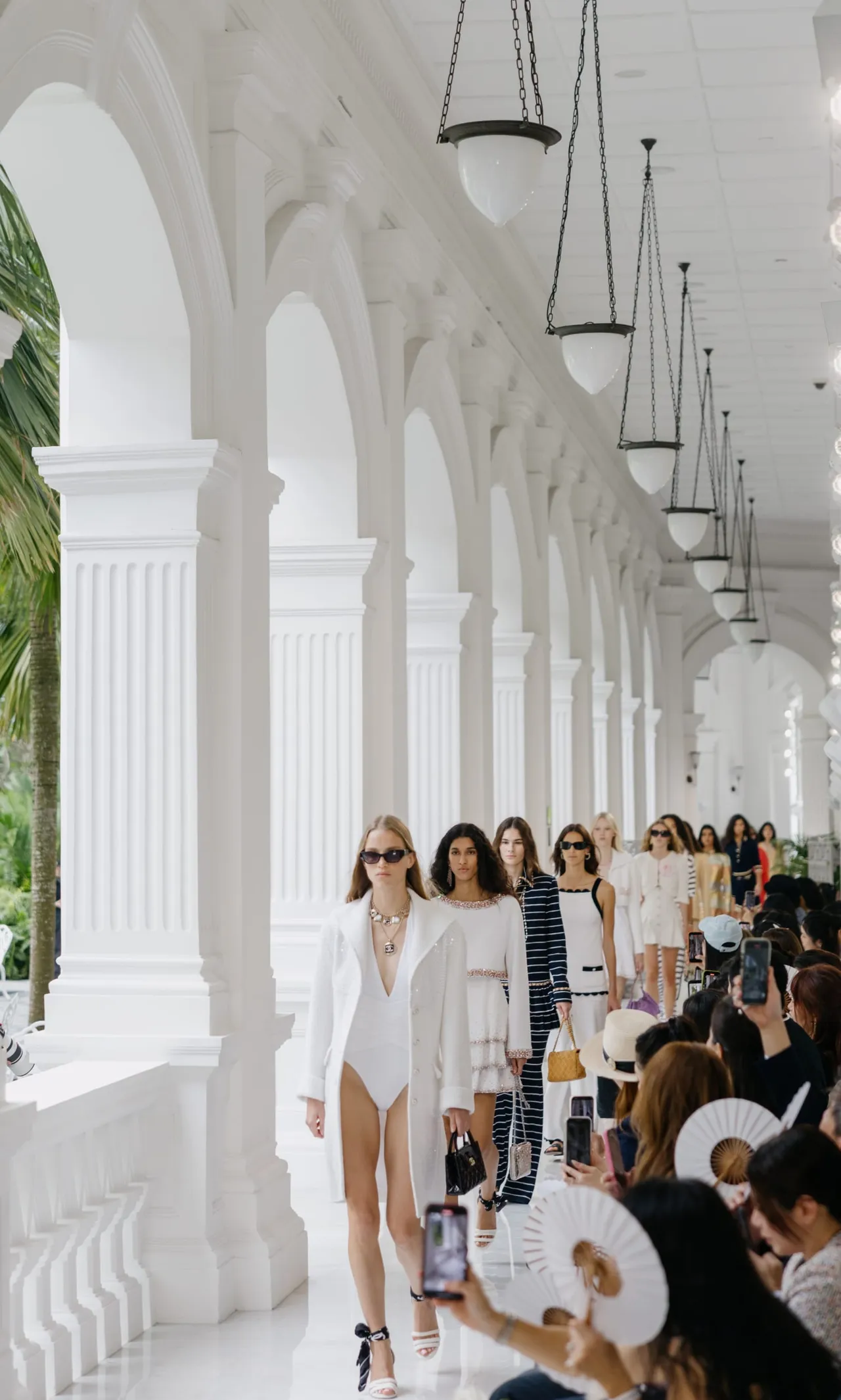 香奈儿2025/26 Cruise度假系列。品牌提供