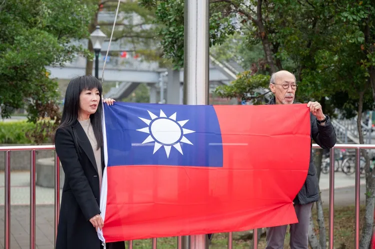 馮淬帆熱愛台灣,曾參加新北林口區元旦升旗典禮。公所提供