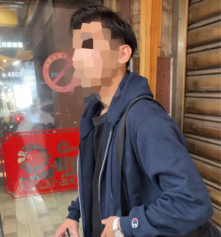 劉嫌開著BMW接應搶走賴女30萬的嫌犯，最後成為第一位落網的嫌犯。警方提供