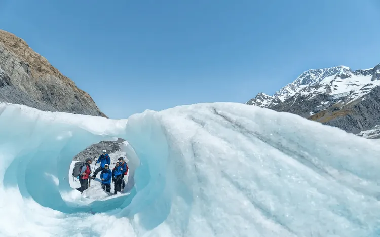 紐西蘭首庫克山塔斯曼冰川直升機健行體驗。業者提供