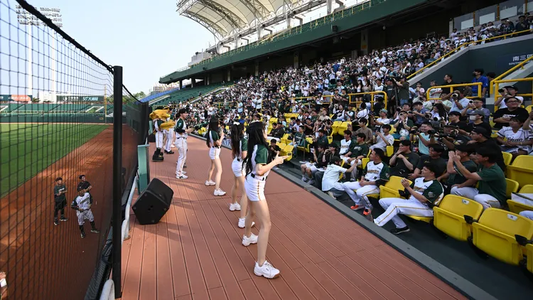 台鋼雄鷹「有鷹來同樂TSG Party」球迷會。翻攝自台鋼雄鷹臉書