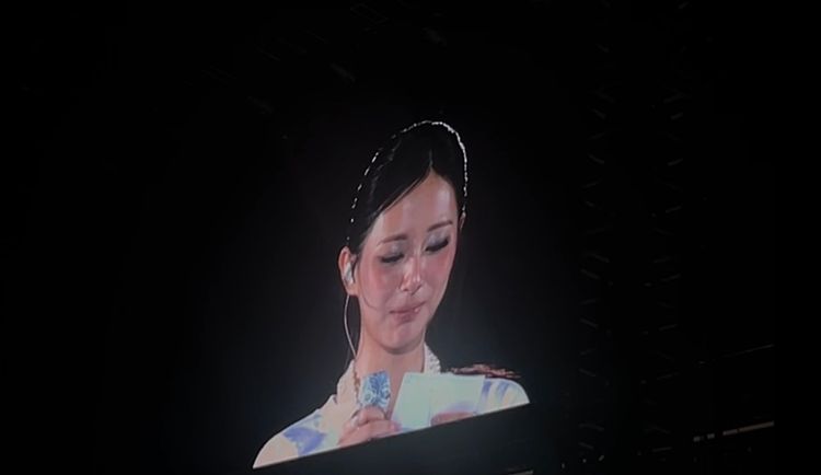 直擊｜子瑜世運第2天忍不住哽咽泛淚！TWICE擁抱獻吻加碼唱《TT》