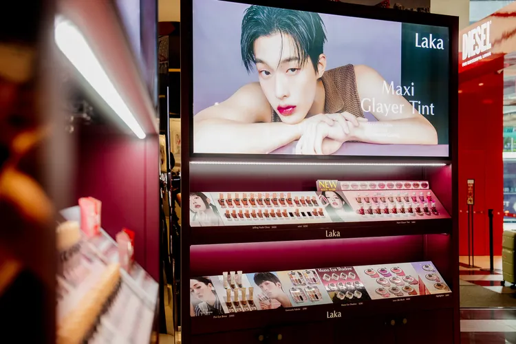 Laka即日起至11月20日於台北信義新光三越A11一樓打造快閃店。品牌提供