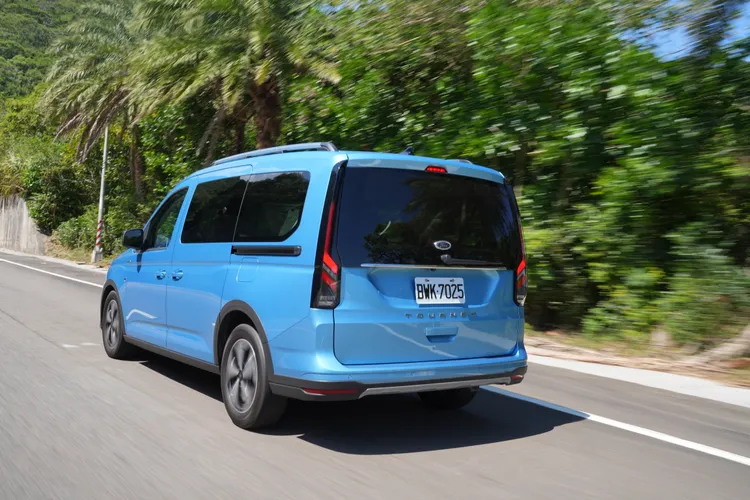 Ford Tourneo Connect Active「福特旅玩家」結合靈活七人座空間、多用途行李廂與舒適駕乘體驗，是一台兼顧家庭、休旅與商務需求的多功能夥伴，真正實現「一車多用」的生活理念。黃天佑攝