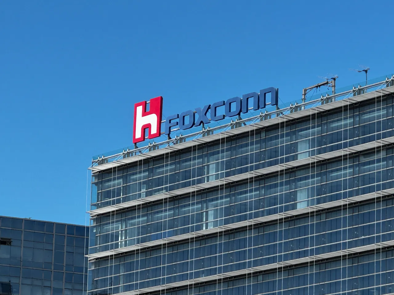 求职抢先看！鸿海携手辉达插旗高雄　平均薪资、待遇全曝光