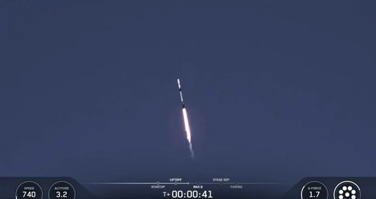 福卫八号首颗卫星「齐柏林」在台湾时间29日凌晨2时44分升空。图取自x.com/SpaceX