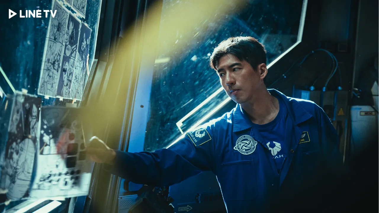 傅孟柏饰演太空人，挑战极限拍摄。LINE TV提供）
