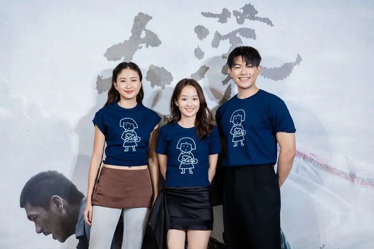 9m88（左起）、方郁婷和柯炜林谈拍摄趣事。华文创提供