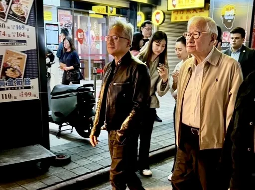 黃仁勳快閃台灣：張忠謀很好
