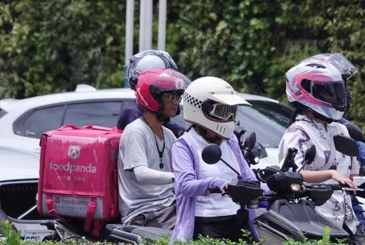 外送員專法來了！明年最低時薪245元　勞動部今預告草案