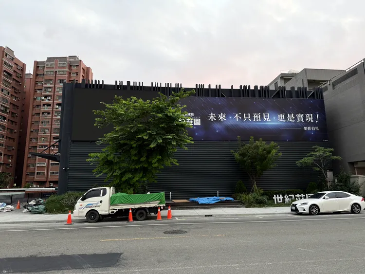 「恆鵬世紀莊園」已封盤2次，但社區整體均價仍在43萬元，6字頭算極端少數。葉家銘攝