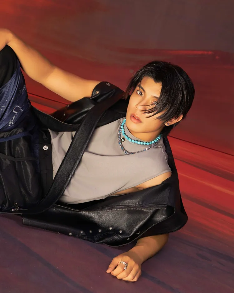 峻廷攜手FEniX成員們 風靡越南節目。華納音樂提供