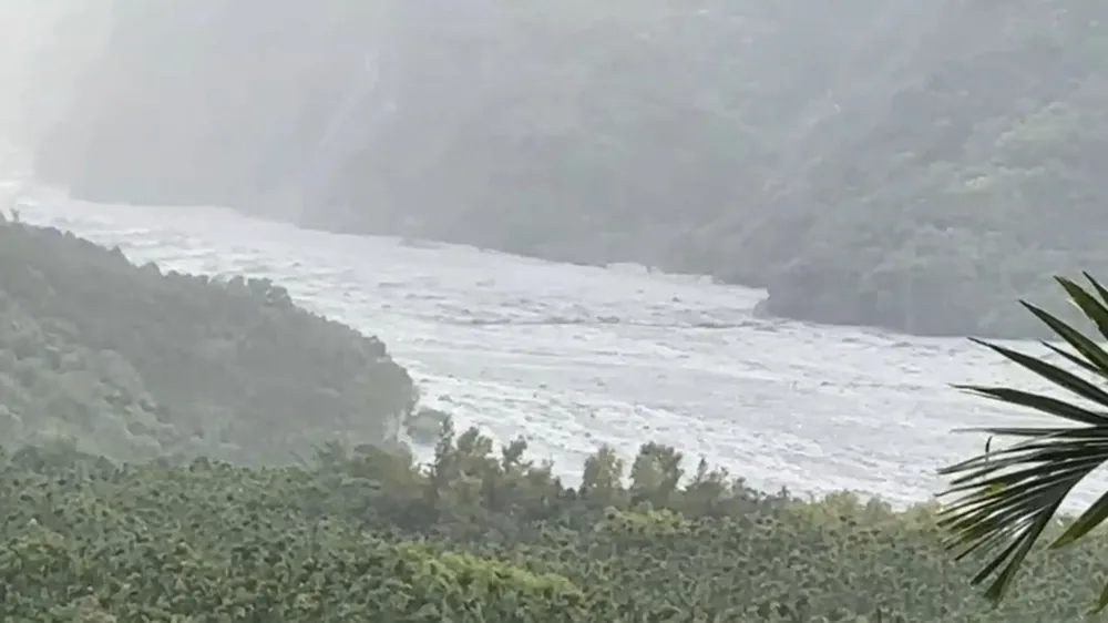 新堰塞湖溢流　花莲1乡2村里明天停班课