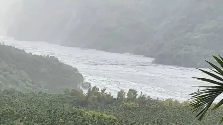 花蓮馬太鞍溪新堰塞湖溢流。林業及自然保育署花蓮分署提供